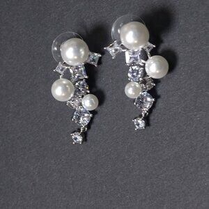 Untamed Petals Alexandra Pearl and Crystal Drop Earrings NWT